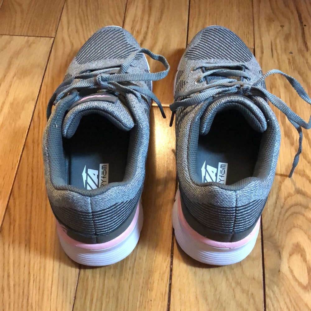Avia gray memory foam sneakers - Picture 3 of 5